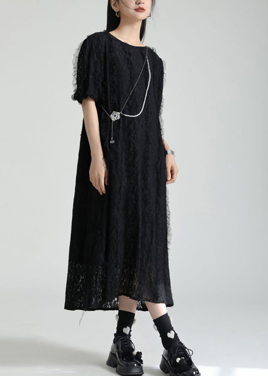 Effortlessly Elegant Dress with a Timeless Design