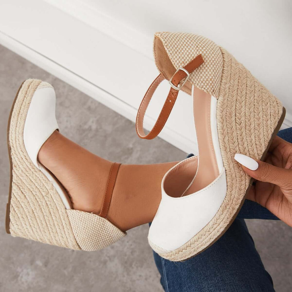 Chic Orthopedic Sandals with Unique Design