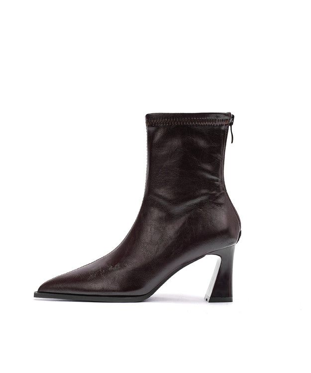 Graceful Orthopedic Boots for Modern Look