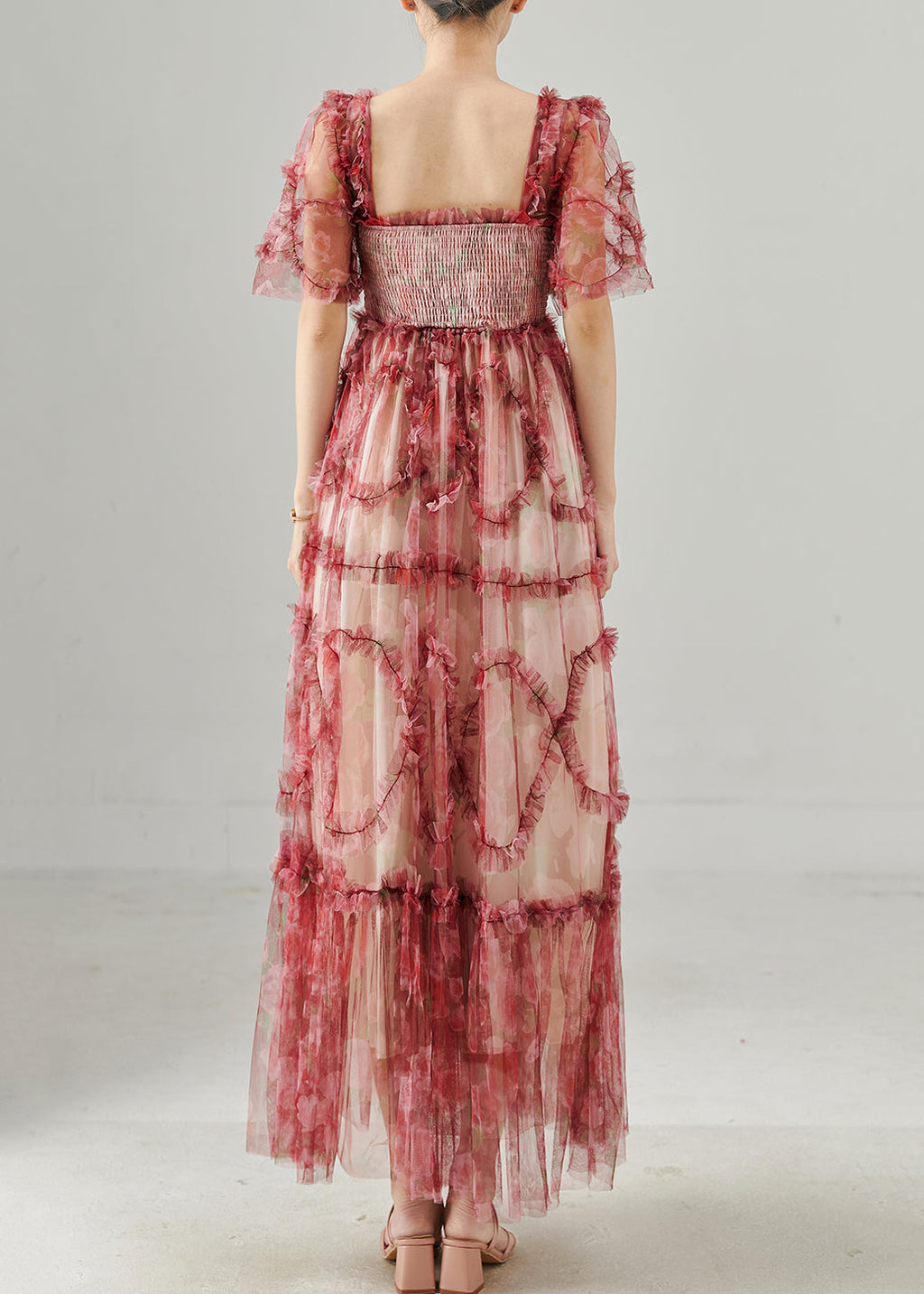 Well Tailored Dress with a Graceful Silhouette