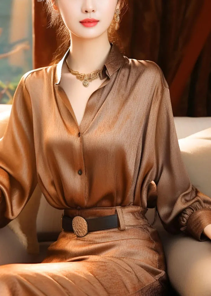 Sophisticated Blouse with a Clean Classic Look