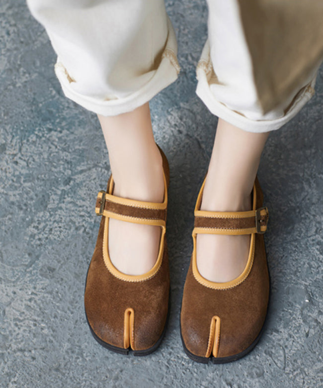 Graceful Orthopedic Flats for Modern Look