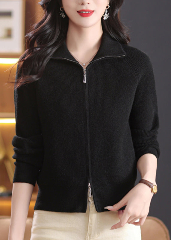 Well Tailored Cardigan with a Graceful Silhouette