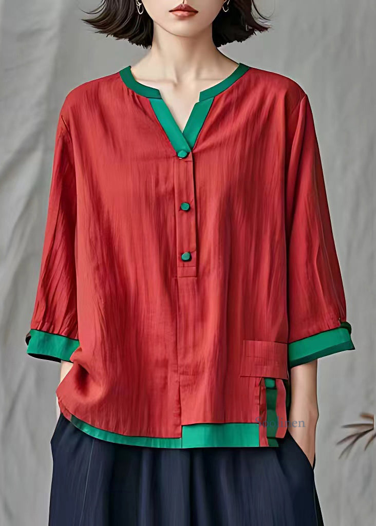 Effortlessly Elegant Top with a Timeless Design