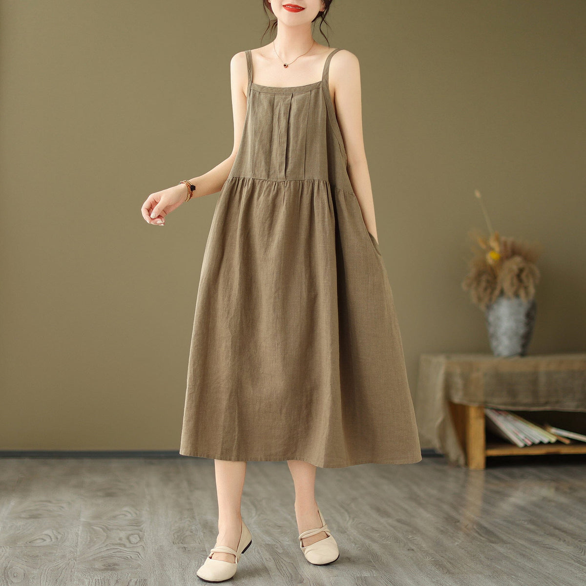 Beautifully Crafted Dress in a Classic Style