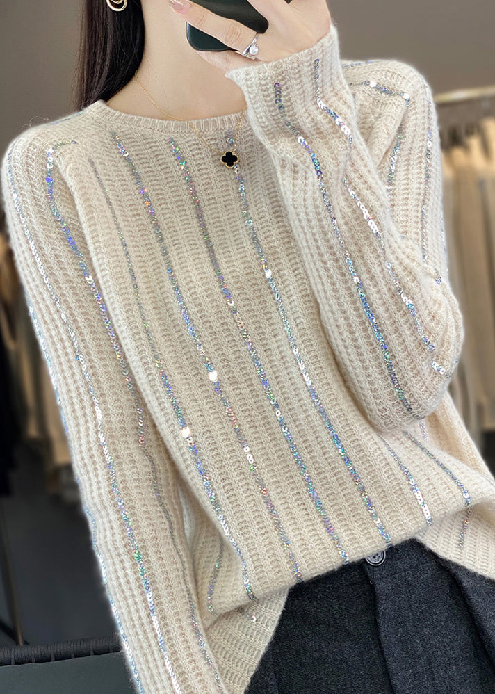 Well Tailored Sweater with a Graceful Silhouette