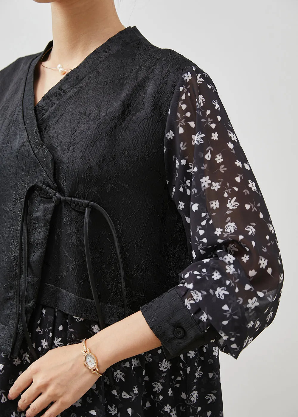 Gracefully Styled Dress for Any Occasion