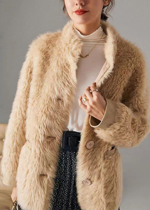 Effortlessly Elegant Coat with a Timeless Design