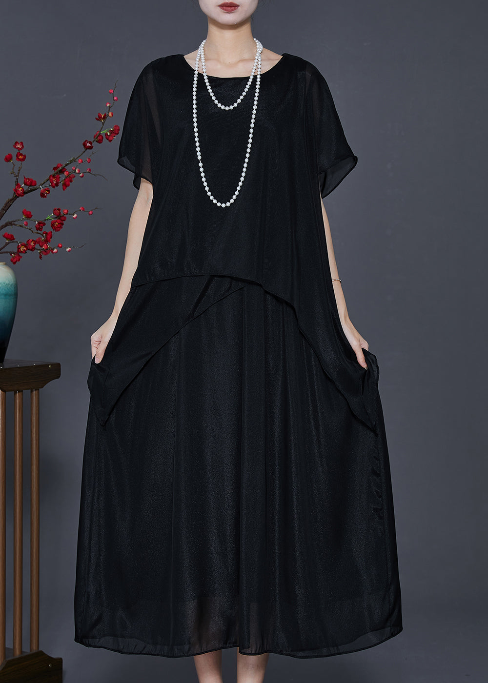 Well Tailored Dress with a Graceful Silhouette