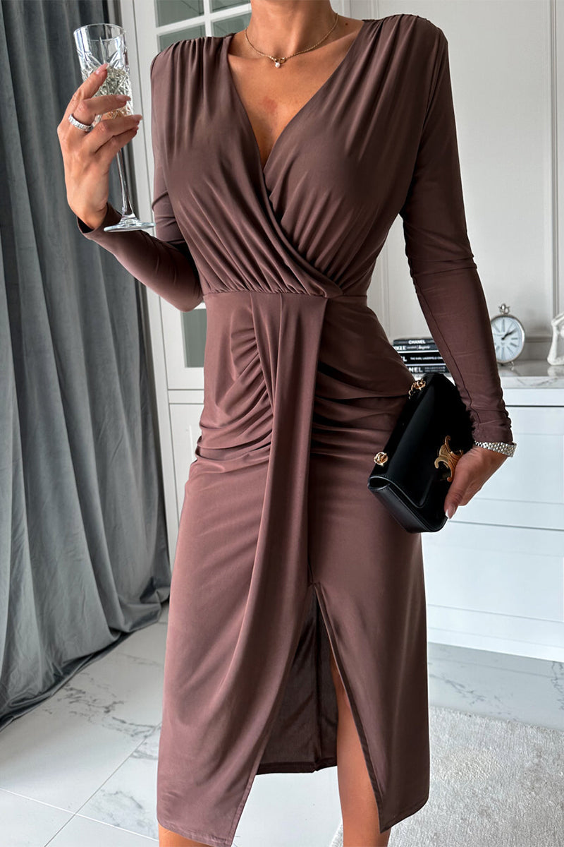 Well Tailored Dress with a Graceful Silhouette