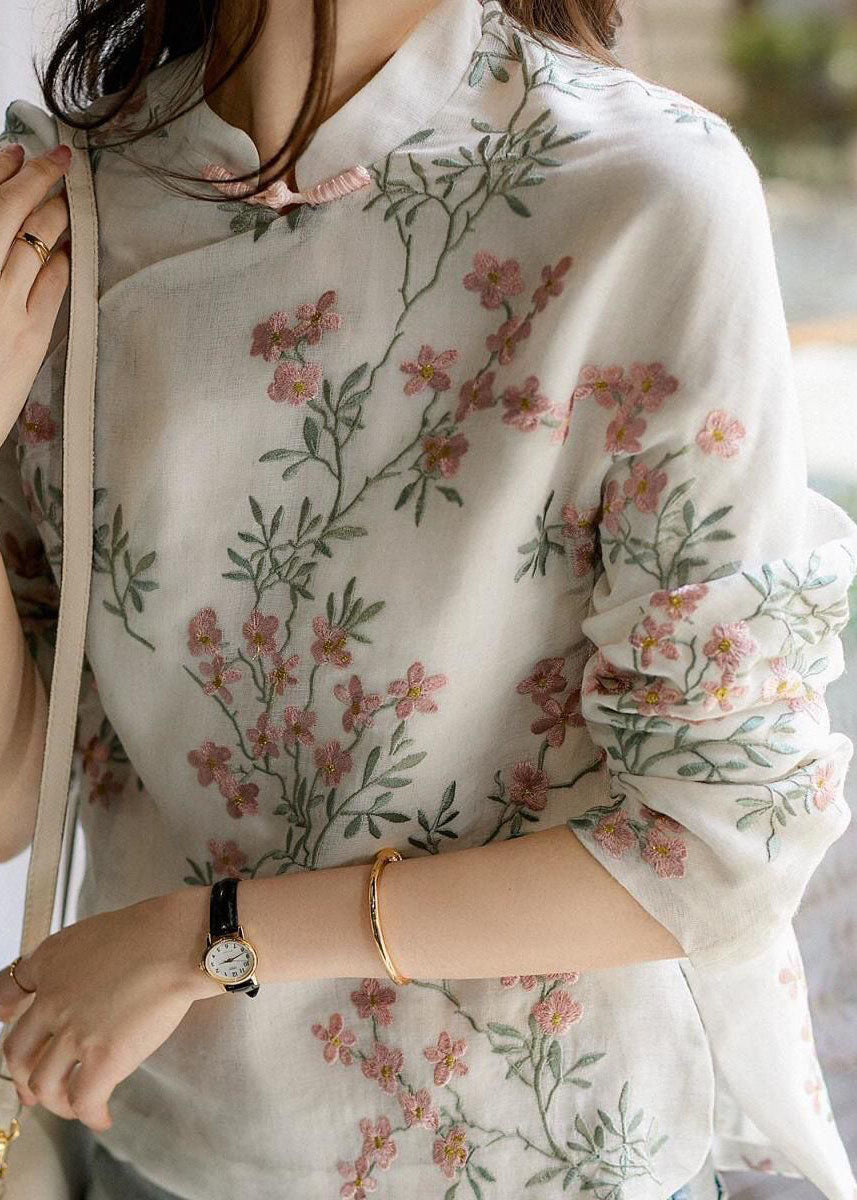 Polished Blouse with an Effortless Classic Look