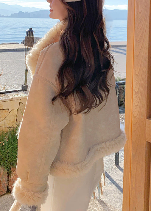 Gracefully Styled Coat for Any Occasion