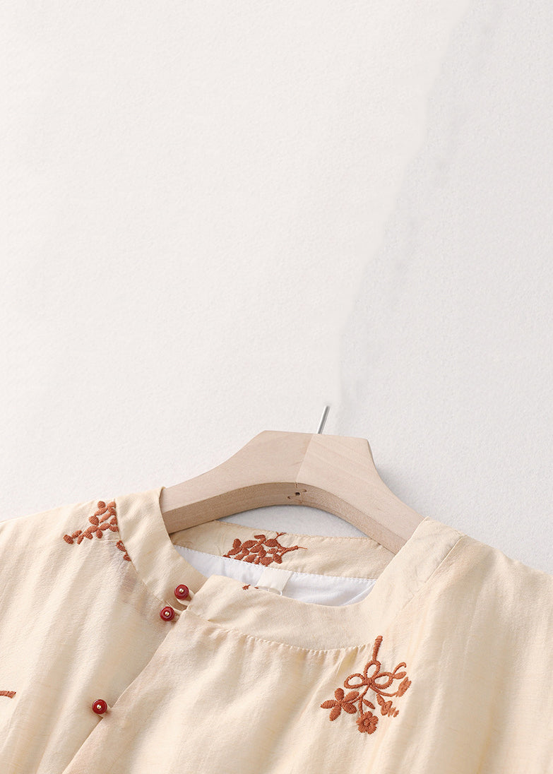 Effortlessly Elegant Blouse with a Timeless Design