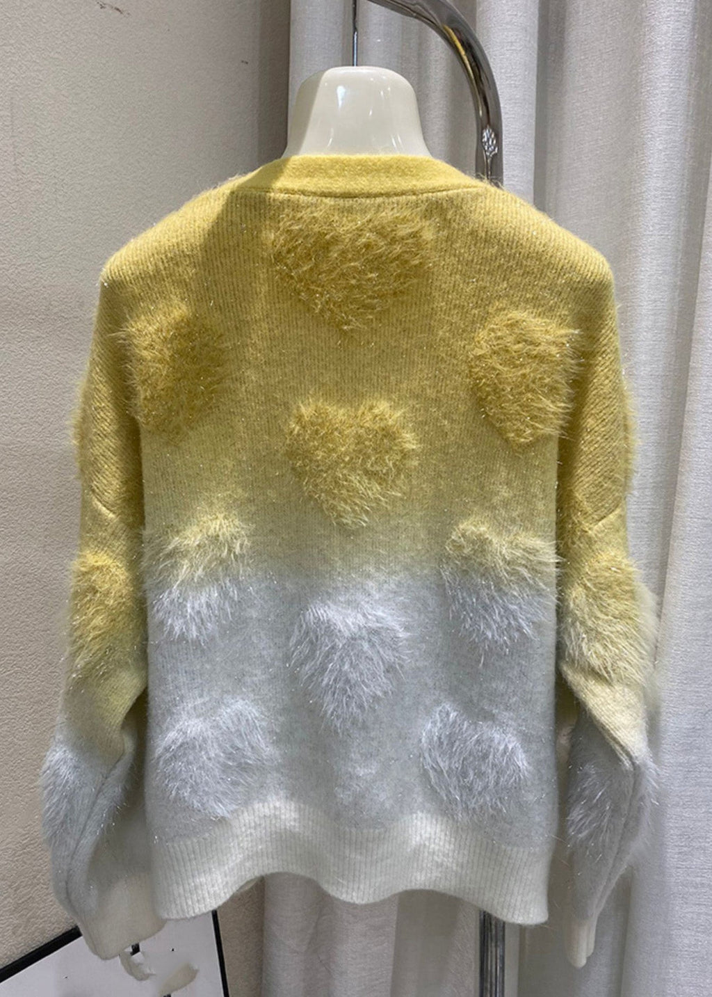 Effortlessly Elegant Cardigan with a Timeless Design
