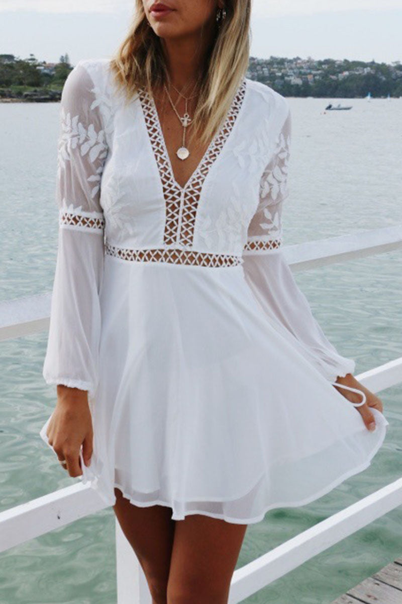Beautifully Finished Dress in a Timeless Design