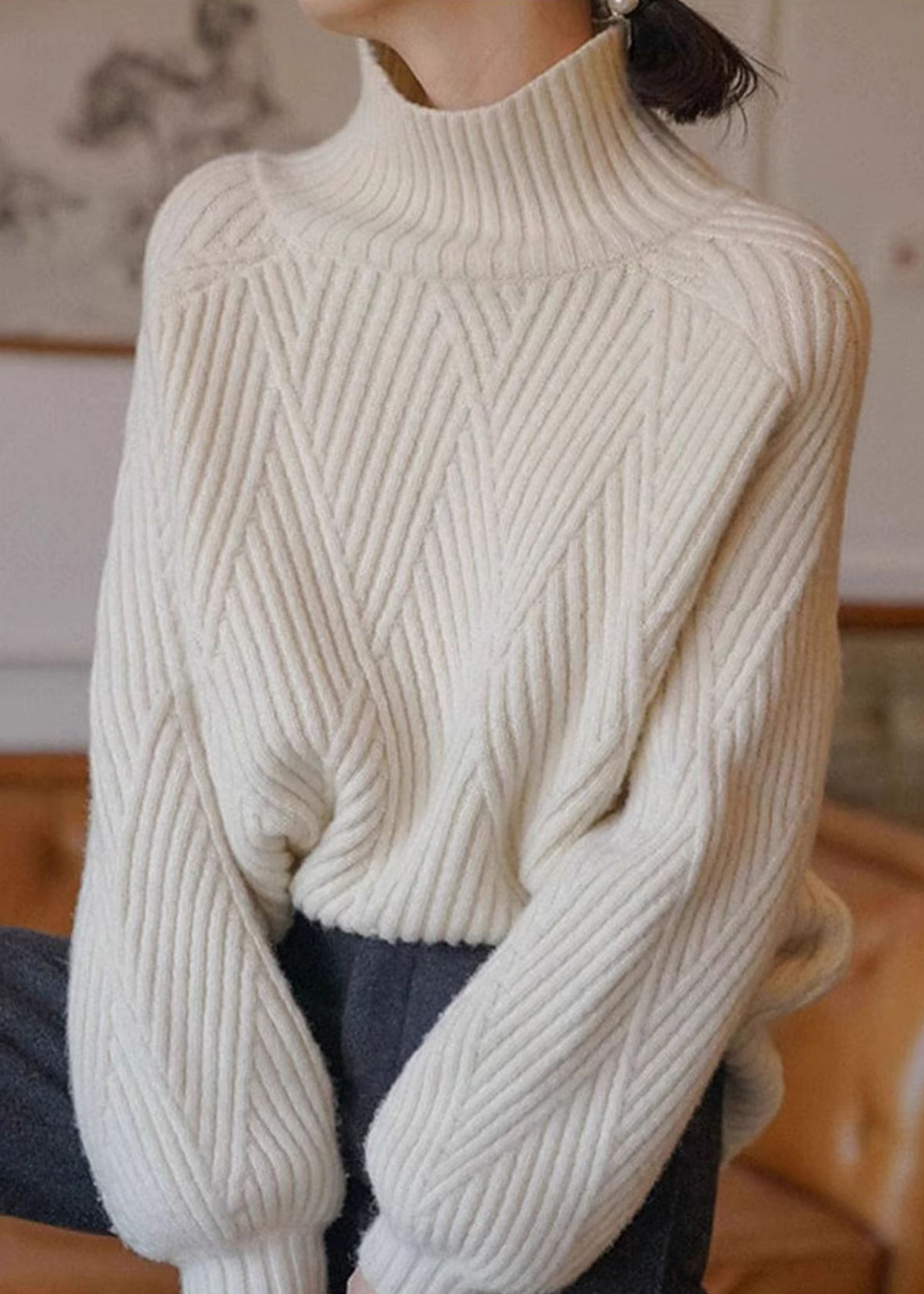 Well Tailored Sweater with a Graceful Silhouette