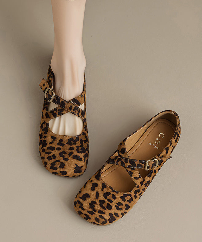 Graceful Orthopedic Flats for Modern Look