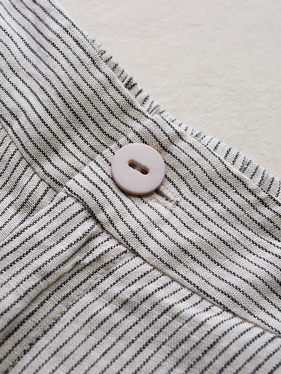 Effortlessly Elegant Pants with a Timeless Design