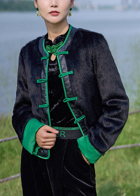 Gracefully Styled Coat for Any Occasion