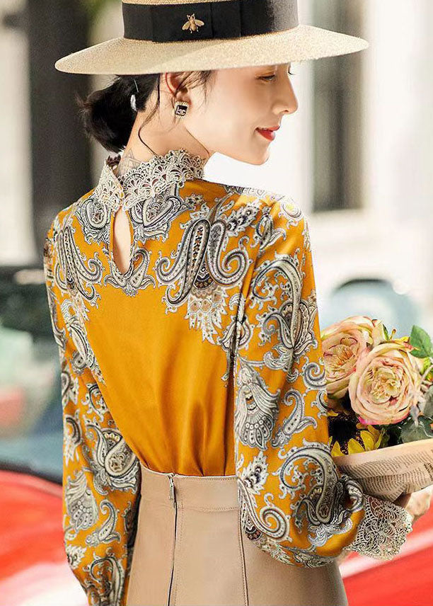 Effortlessly Elegant Blouse with a Timeless Design