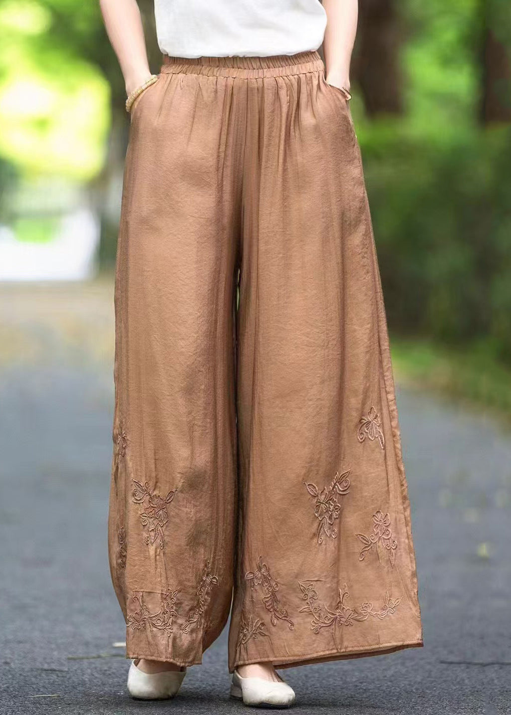 Classic Vintage Pants with a Flattering Fit