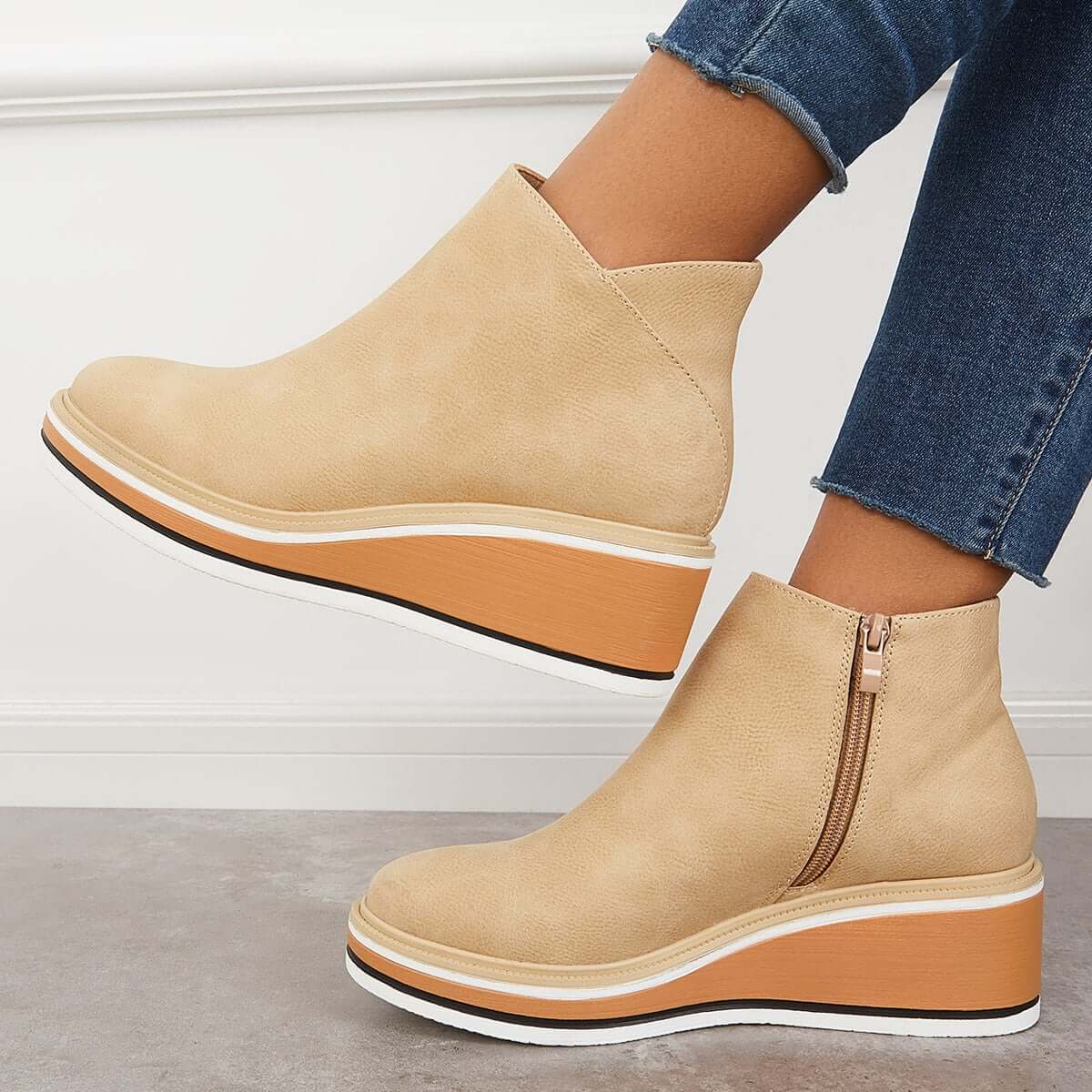 Classic Orthopedic Sneakers with Timeless Style