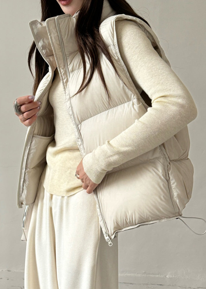 Well Tailored Coat with a Graceful Silhouette