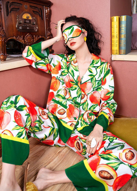 Casually Elegant Garment with a Refined Edge