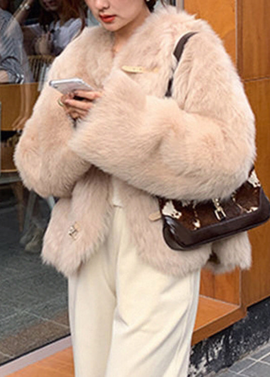 Effortlessly Elegant Coat with a Timeless Design