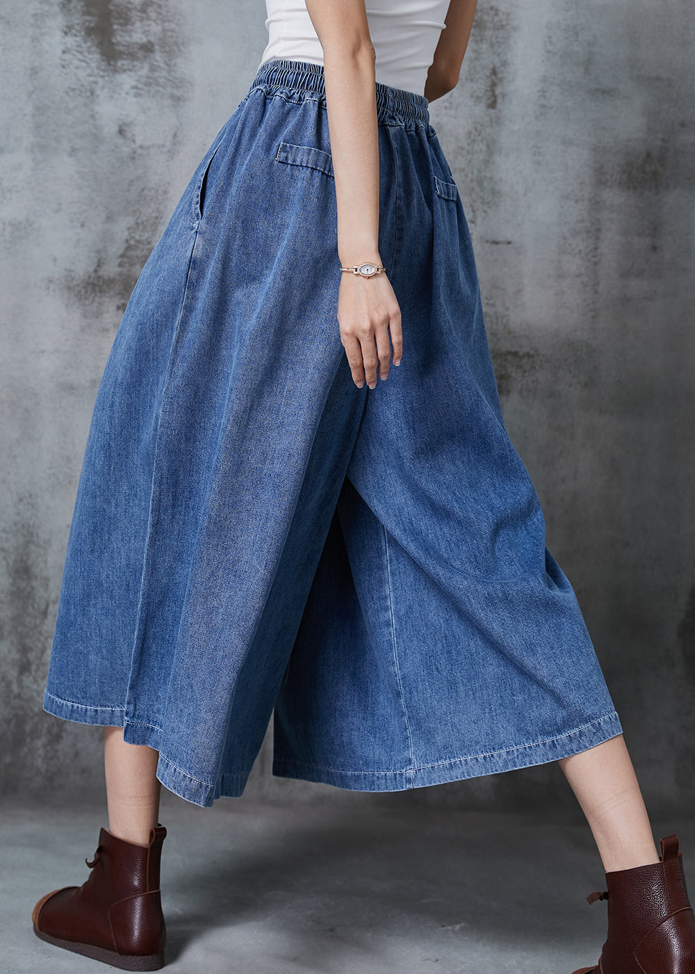 Well Tailored Pants with a Graceful Silhouette
