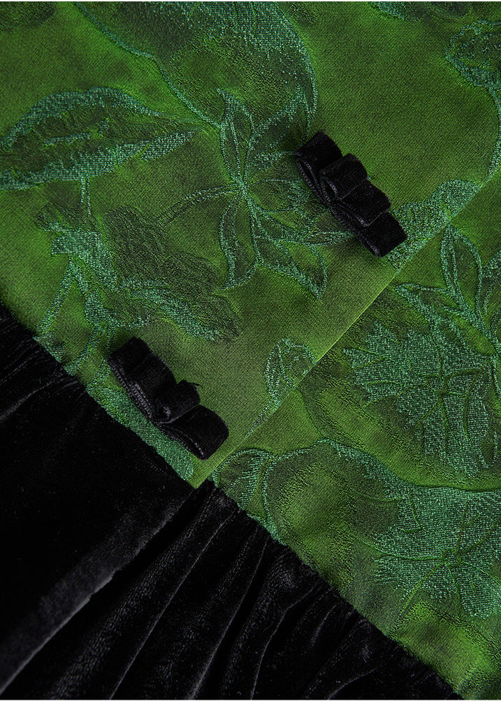 Effortlessly Elegant Garment with a Timeless Design