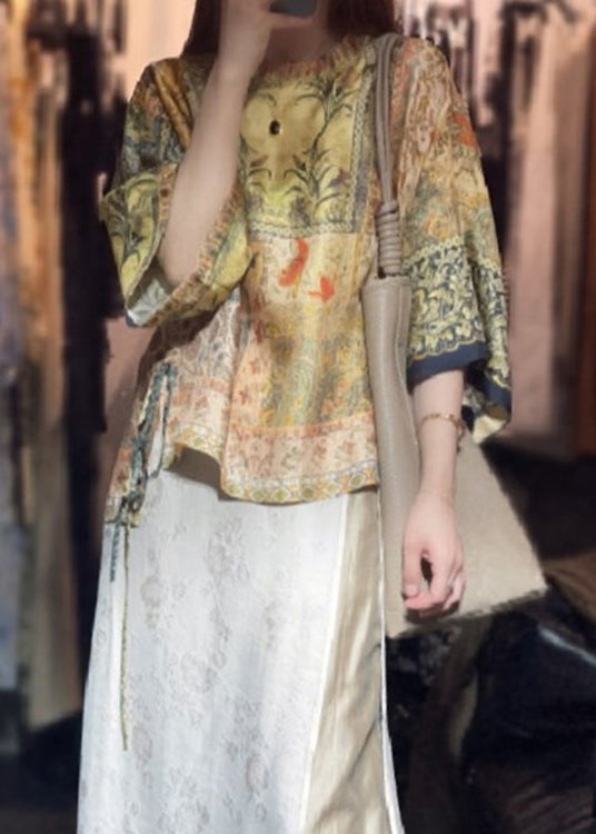 Effortlessly Elegant Top with a Timeless Design