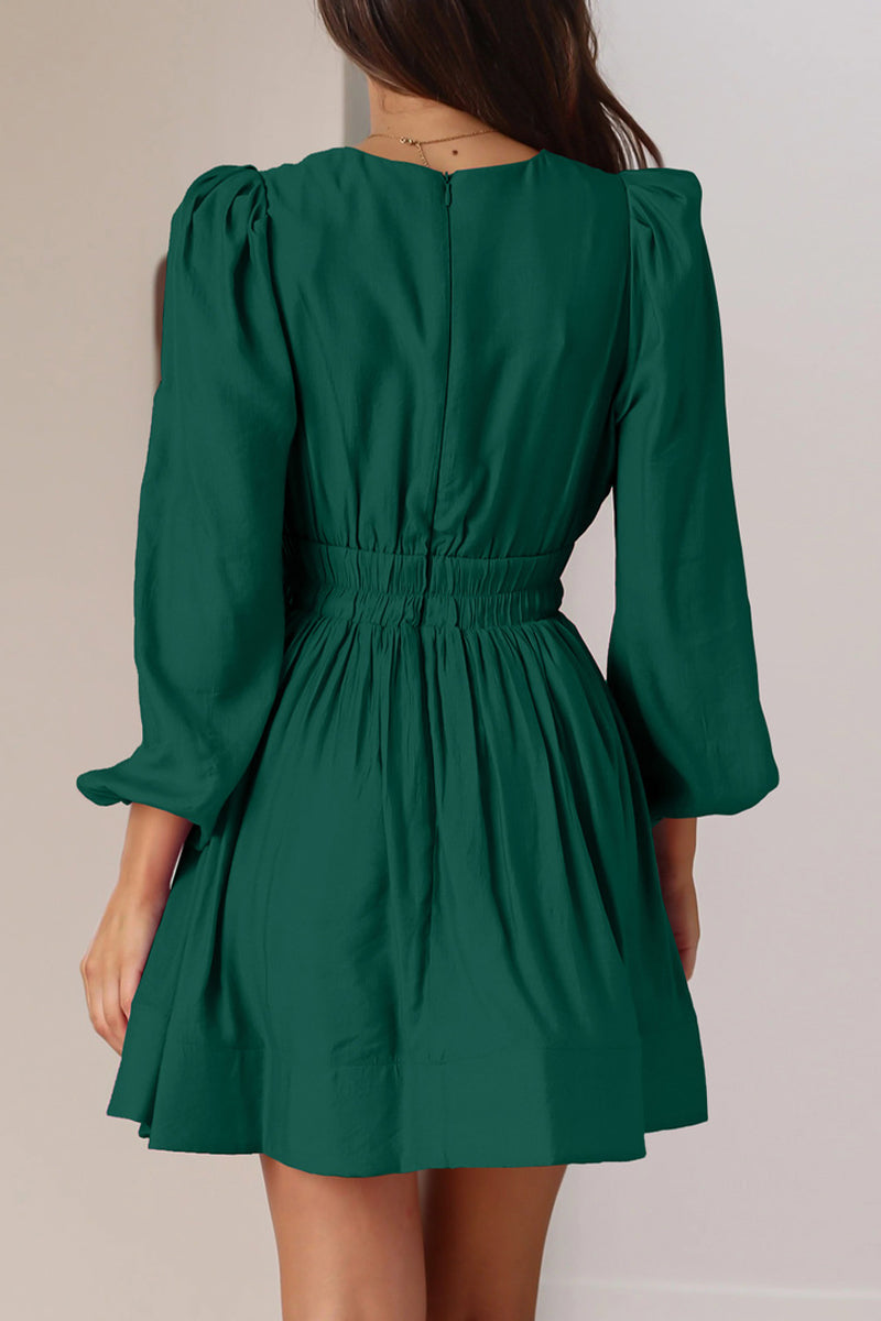 Effortlessly Elegant Dress with a Timeless Design