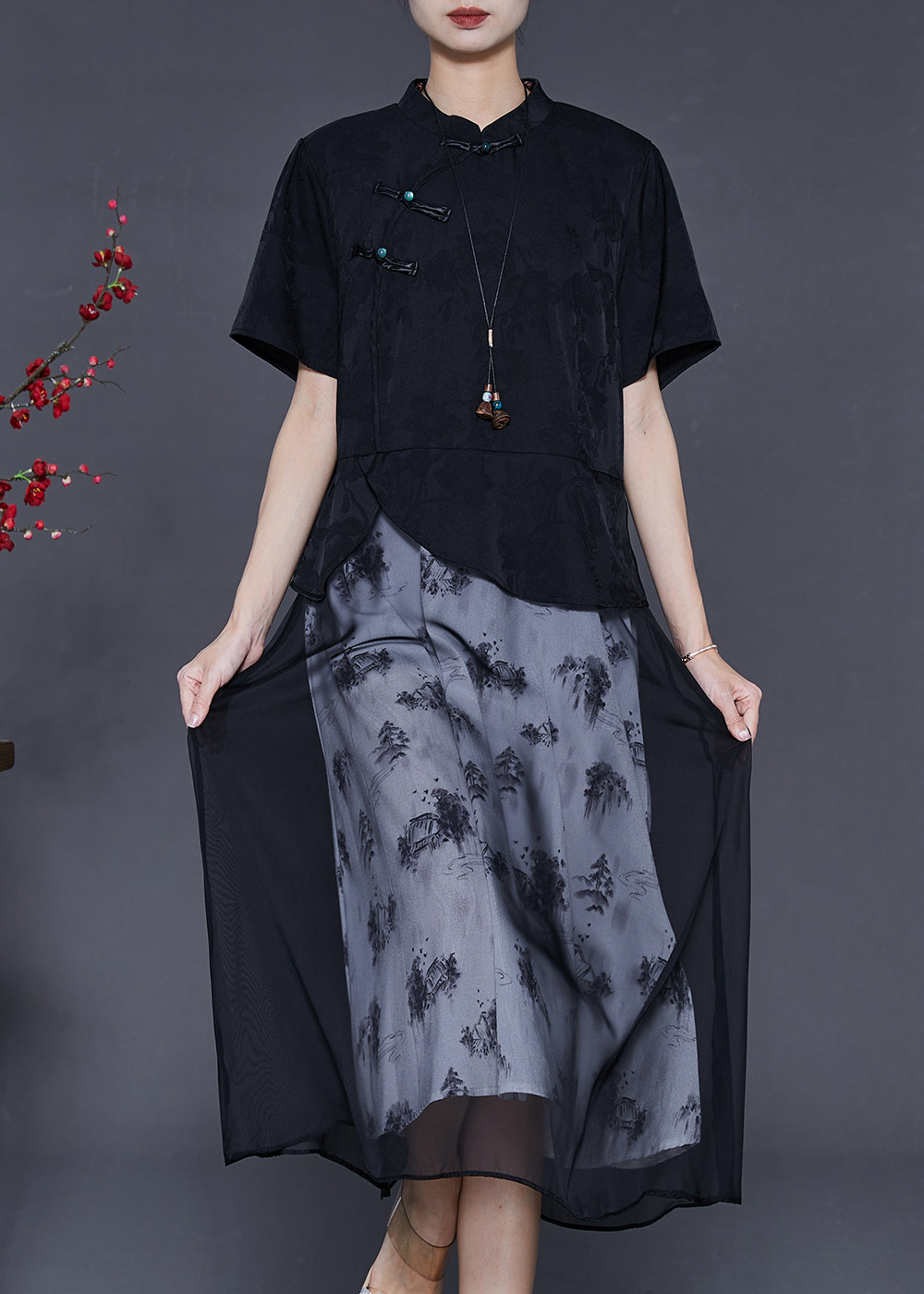 Effortlessly Elegant Dress with a Timeless Design