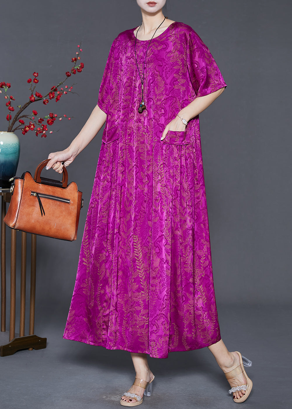 Well Tailored Dress with a Graceful Silhouette