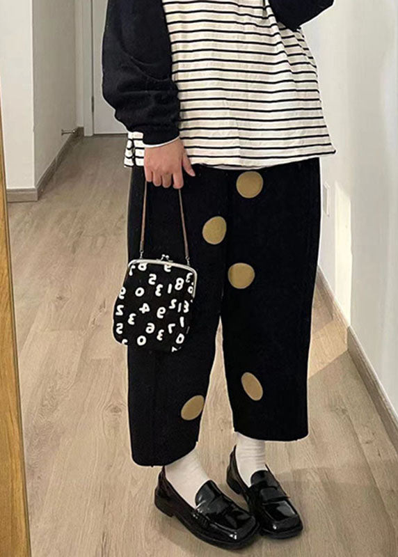 Effortlessly Elegant Pants with a Timeless Design