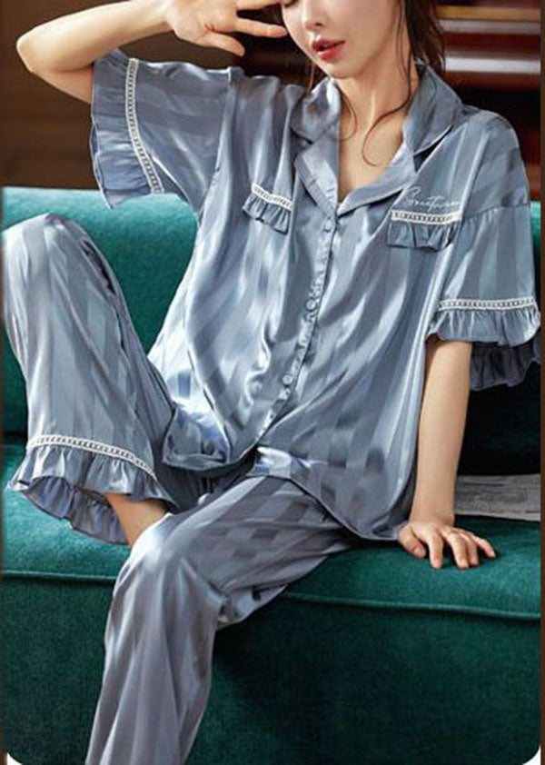 Casually Elegant Garment with a Refined Edge