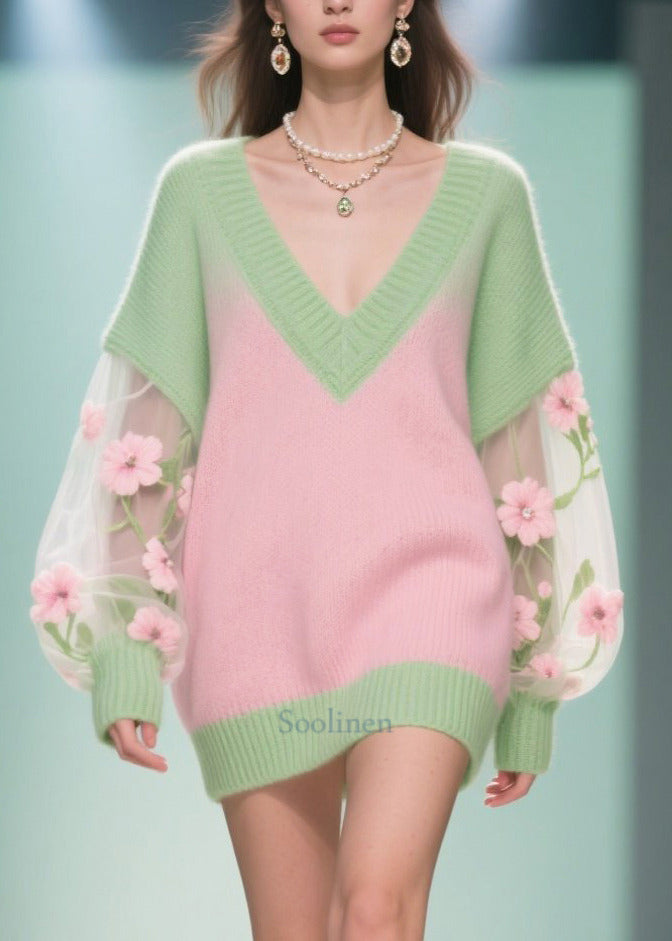 Well Tailored Sweater with a Graceful Silhouette