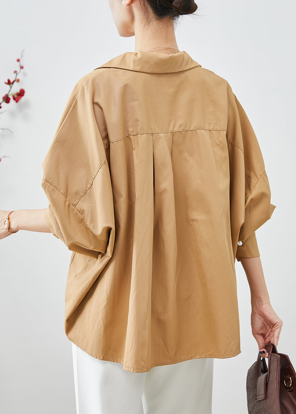 Classic Vintage Shirt with a Flattering Fit