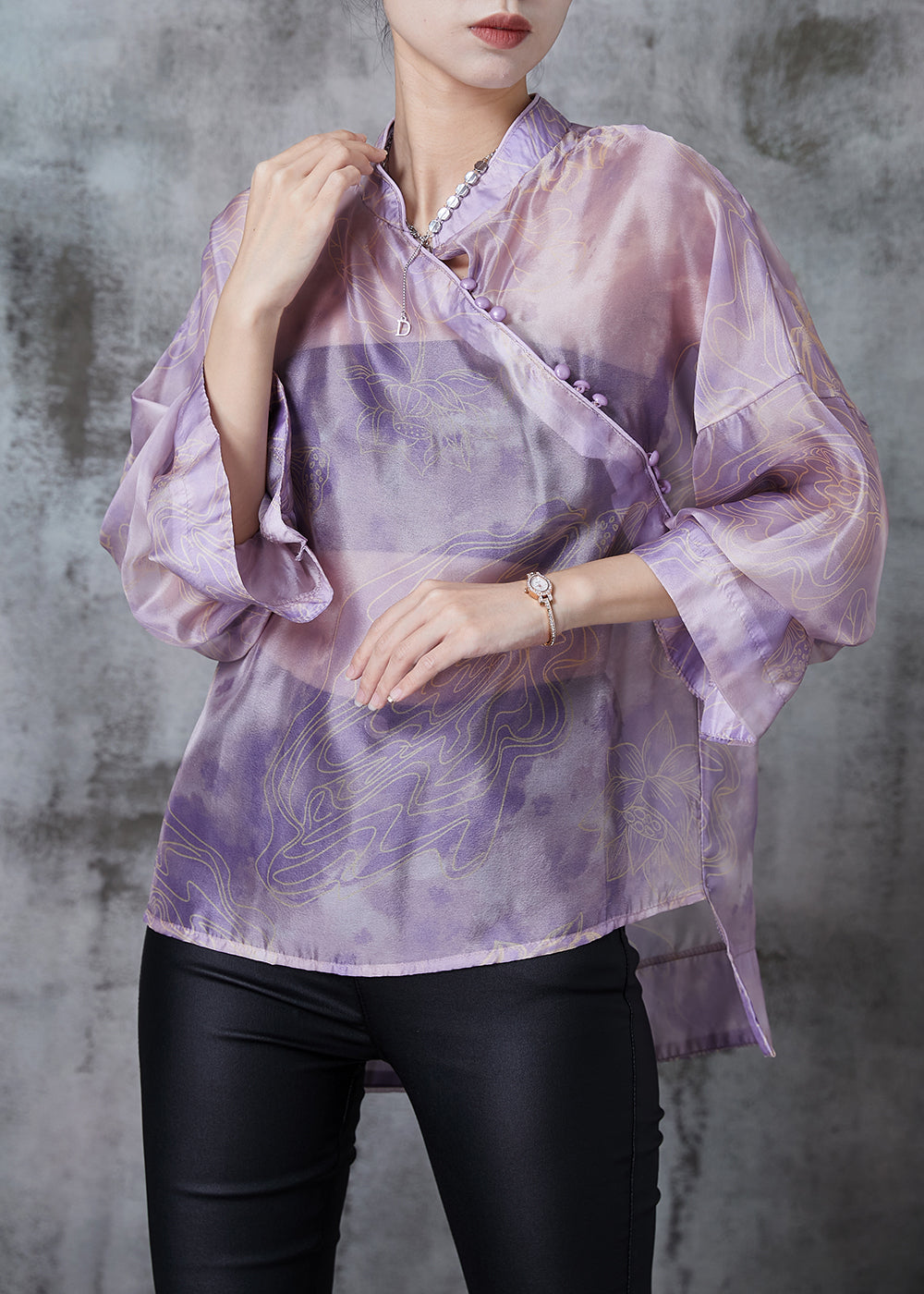 Beautifully Crafted Blouse in a Classic Style