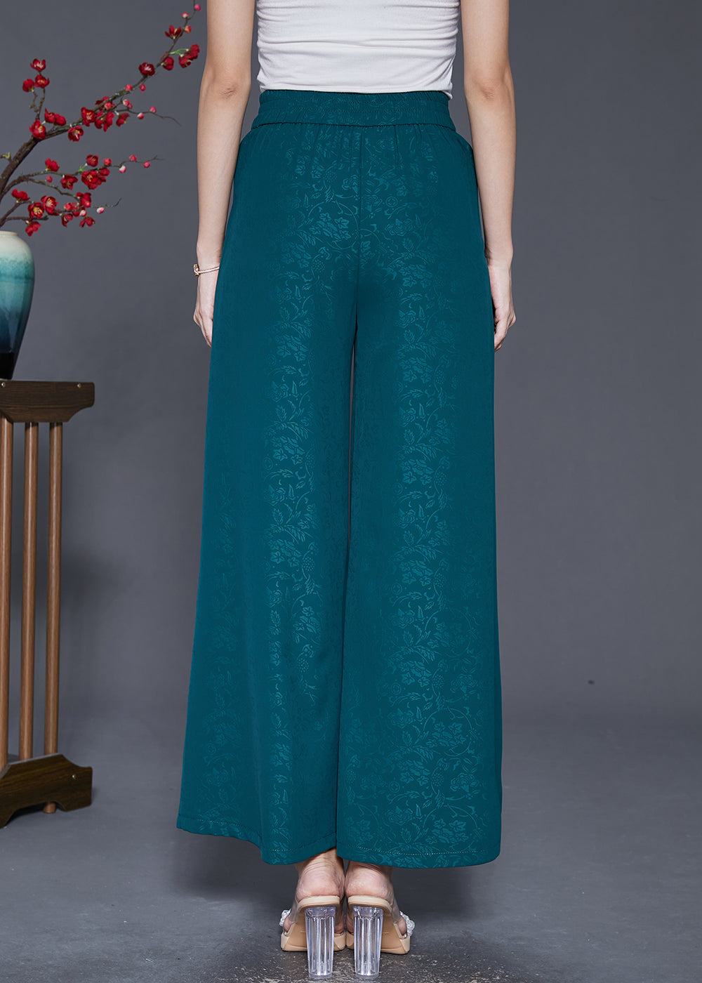 Sophisticated Pants with a Clean Classic Look