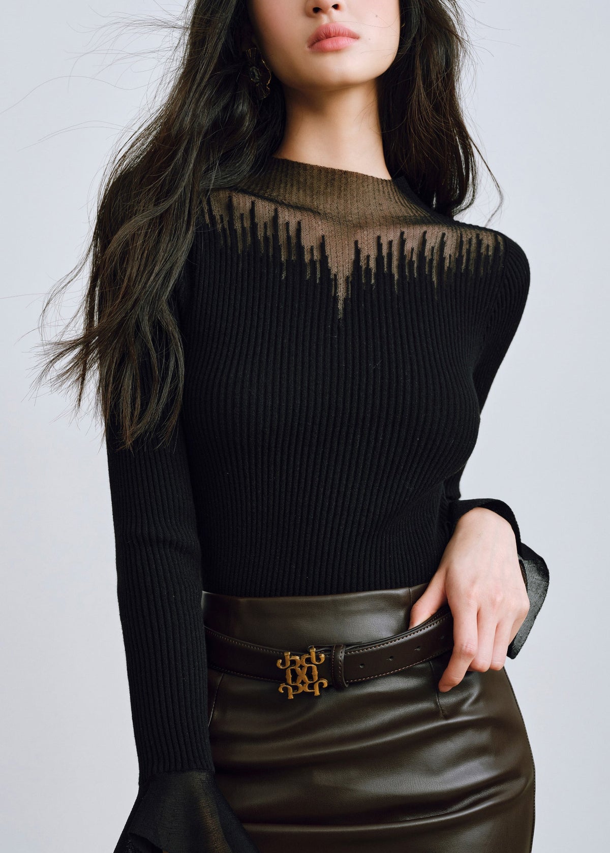 Well Tailored Top with a Graceful Silhouette