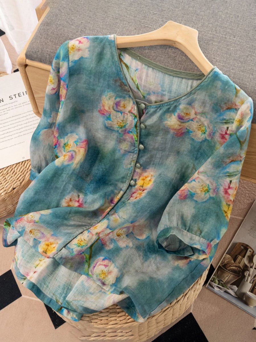 Effortlessly Elegant Top with a Timeless Design