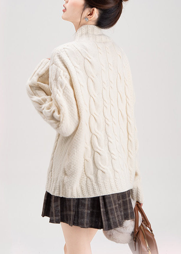 Gracefully Styled Coat for Any Occasion