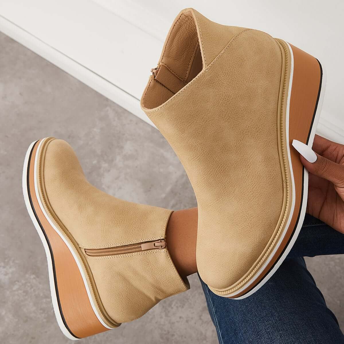 Classic Orthopedic Sneakers with Timeless Style