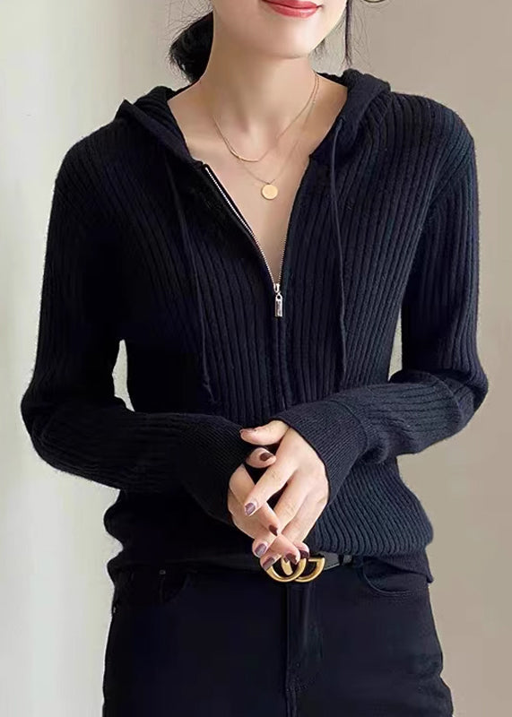 Well Tailored Cardigan with a Graceful Silhouette