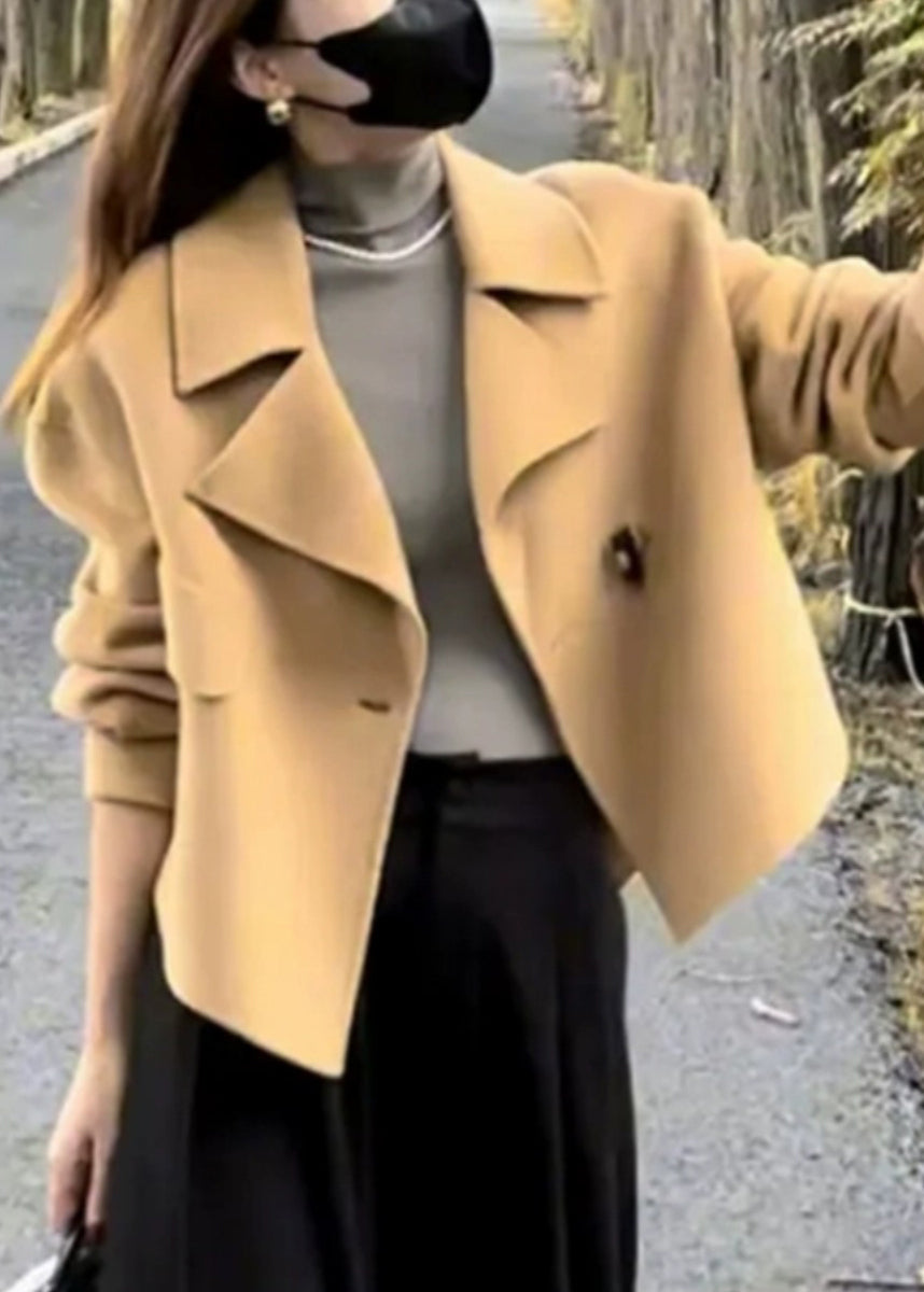 Beautifully Finished Coat in a Timeless Design