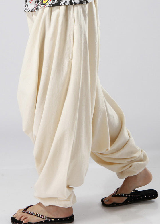 Effortlessly Elegant Pants with a Timeless Design