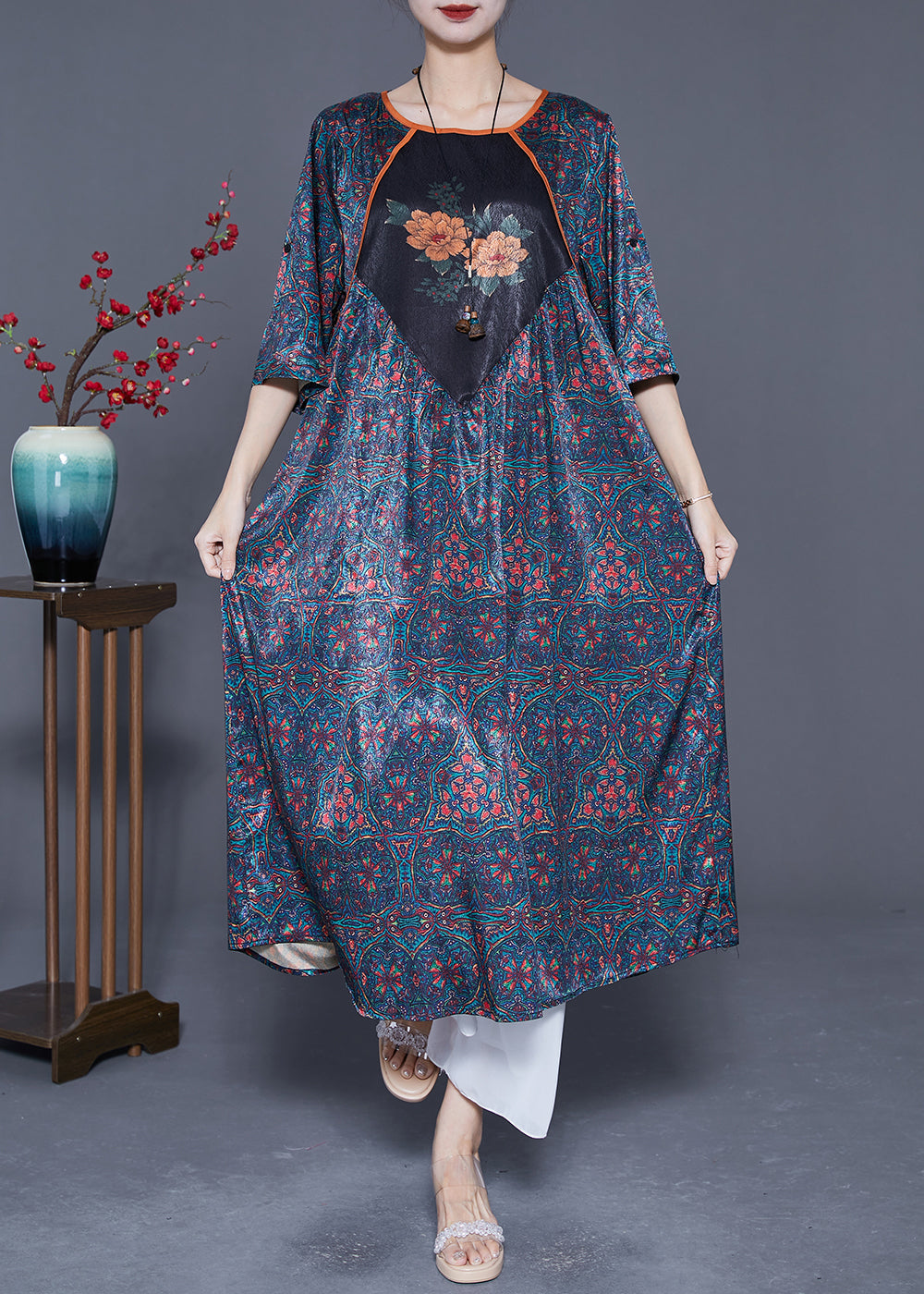 Classic Vintage & Enduringly Stylish Dress