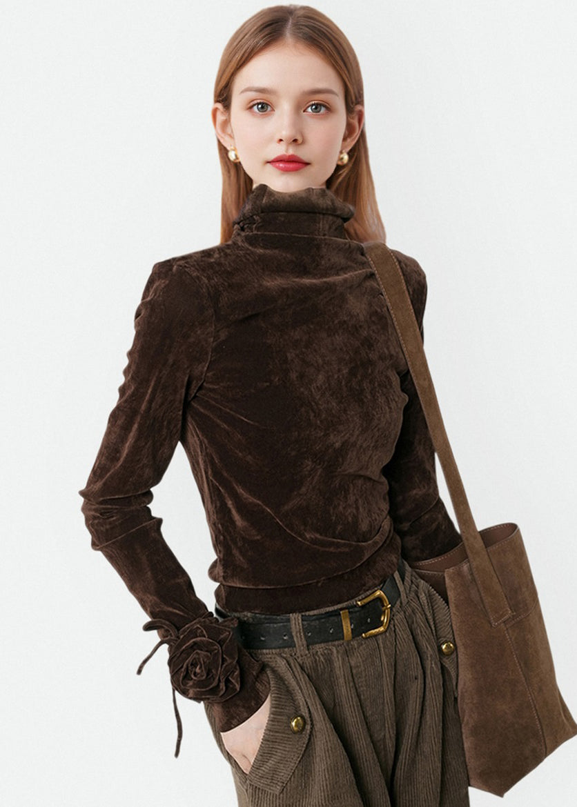 Effortlessly Elegant Top with a Timeless Design